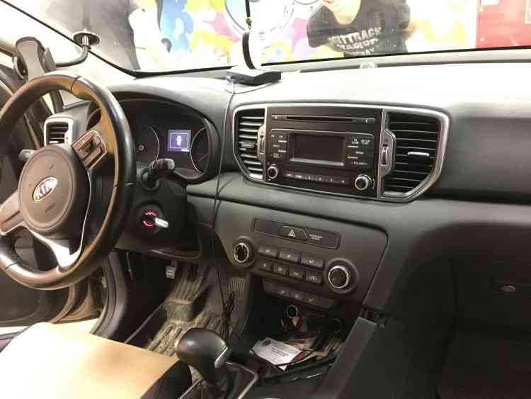 Установка автомагнитолы Андроид на Kia Sportage