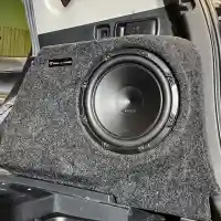 Установка сабвуфера с магнитолой в автомобиль