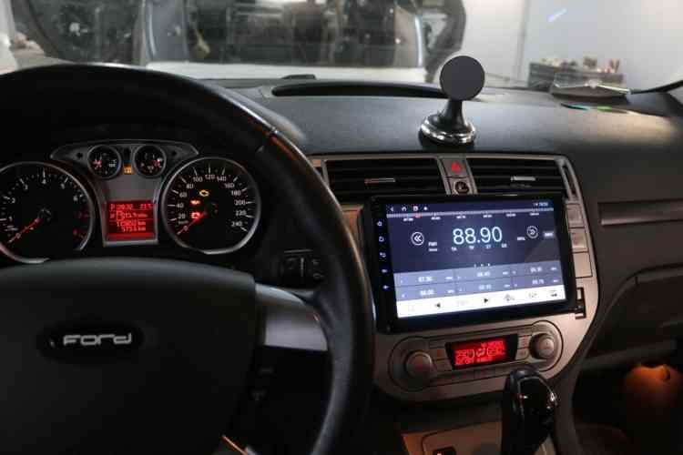 Установка магнитолы Андроид на Ford Kuga 2011