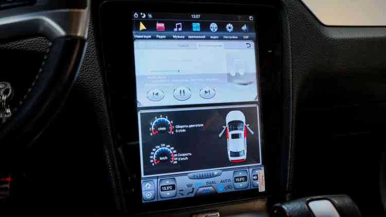 Установка магнитолы Андроид tesla style на Ford Mustang Установка магнитолы Андроид tesla style на Ford Mustang