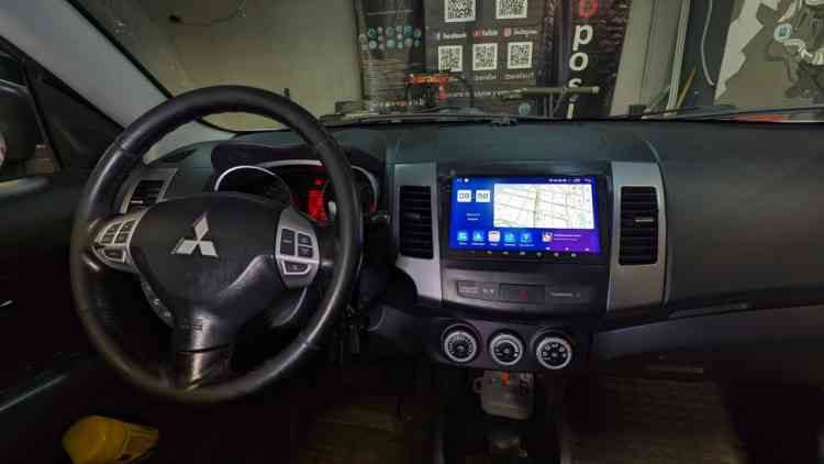 Магнитола для Mitsubishi Outlander XL 2006-2012 Parafar (cо встроенным модулем для подключения камер 360) на Андроид 13.0 PF056LUX1U2K360