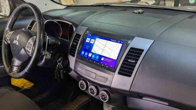 Магнитола для Mitsubishi Outlander XL 2006-2012 Parafar (cо встроенным модулем для подключения камер 360) на Андроид 13.0 PF056LUX1U2K360