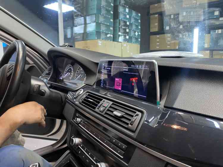 Установка магнитолы Андроид на BMW 5