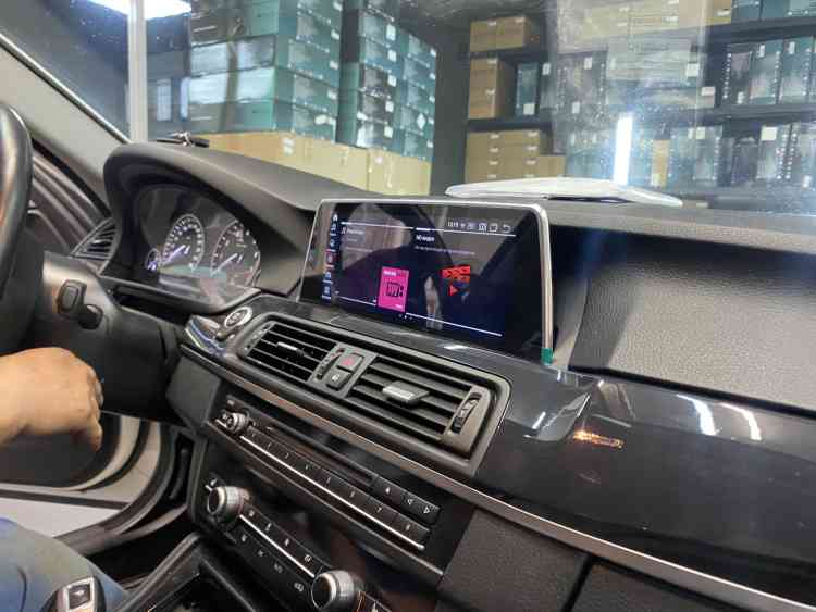 Установка магнитолы Андроид на BMW 5