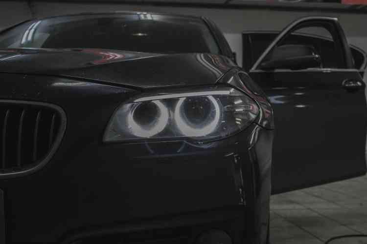 Установка магнитолы Андроид на BMW F10-F11