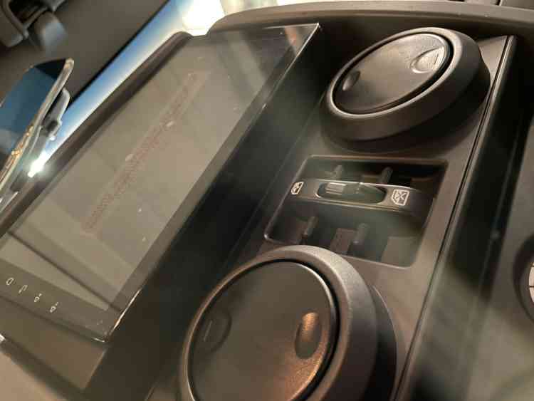 Установка магнитолы Андроид на Jeep Wrangler