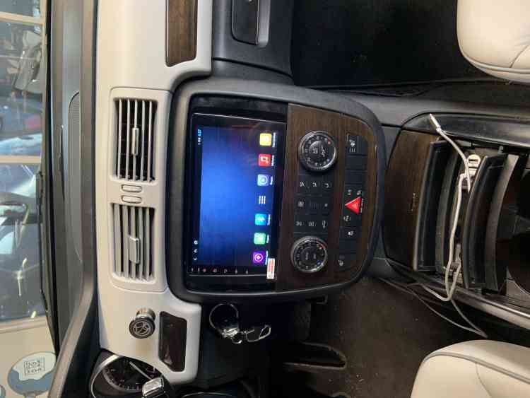 Установка магнитолы Андроид на Mercedes-Benz R-class