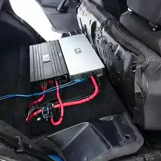 Установка автомобильного усилителя