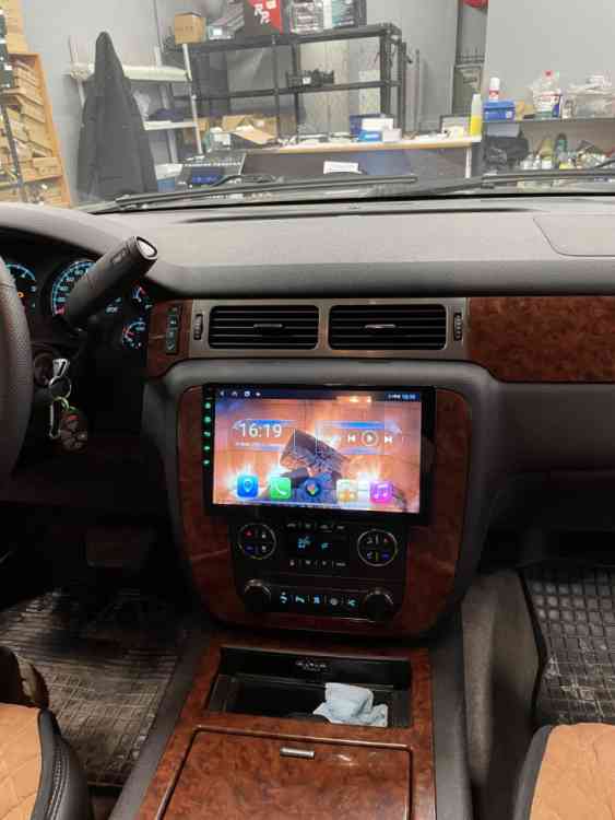 Установка магнитолы Андроид на Chevrolet Tahoe "Парящий планшет"
